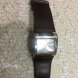 Venier leather wrist watch.